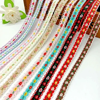 Вышивка Этническое кружево Рулон ленты Отделка из полиэстеровой кружевной ткани с цветочным узором для одежды 